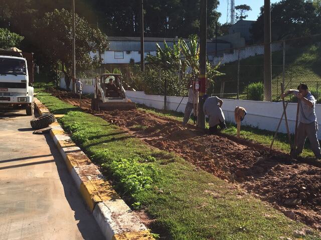 Ecourbis Ambiental – Unidade Leste – baia estacionária para caçambas – foto 4